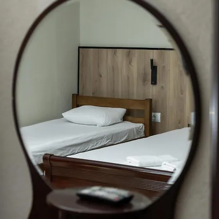 United Pr Hotel *